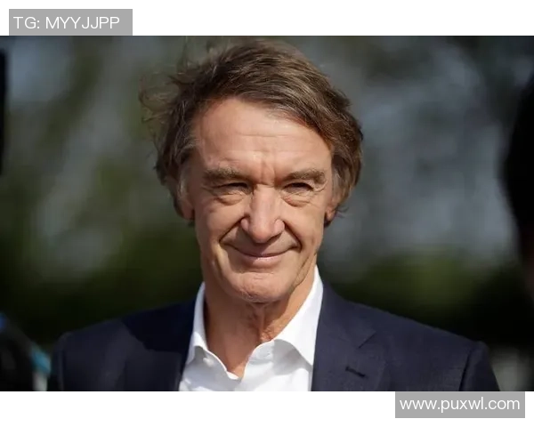 克里夫足球明星的传奇之路与辉煌成就探秘 克里夫足球明星的传奇之路与辉煌成就探秘